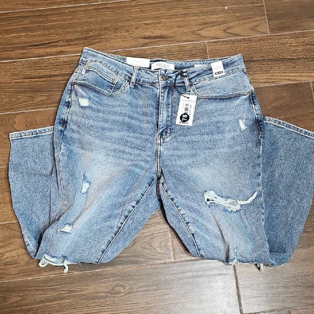 NWT Judy Blue Distressed Boyfriend Jeans